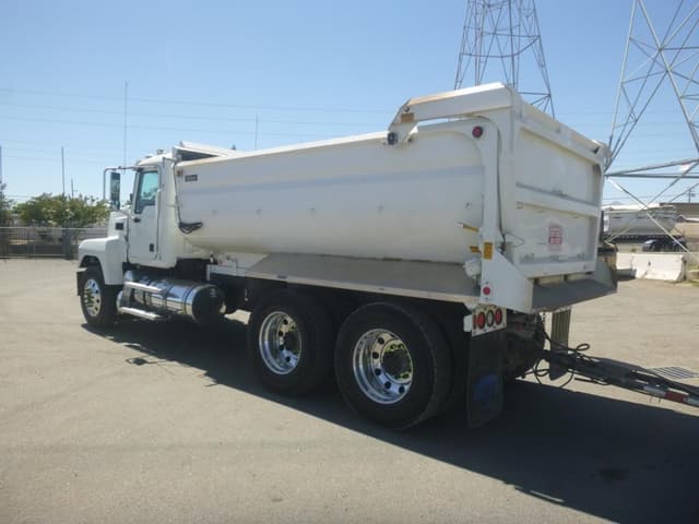 Image of Mack Pinnacle equipment image 4