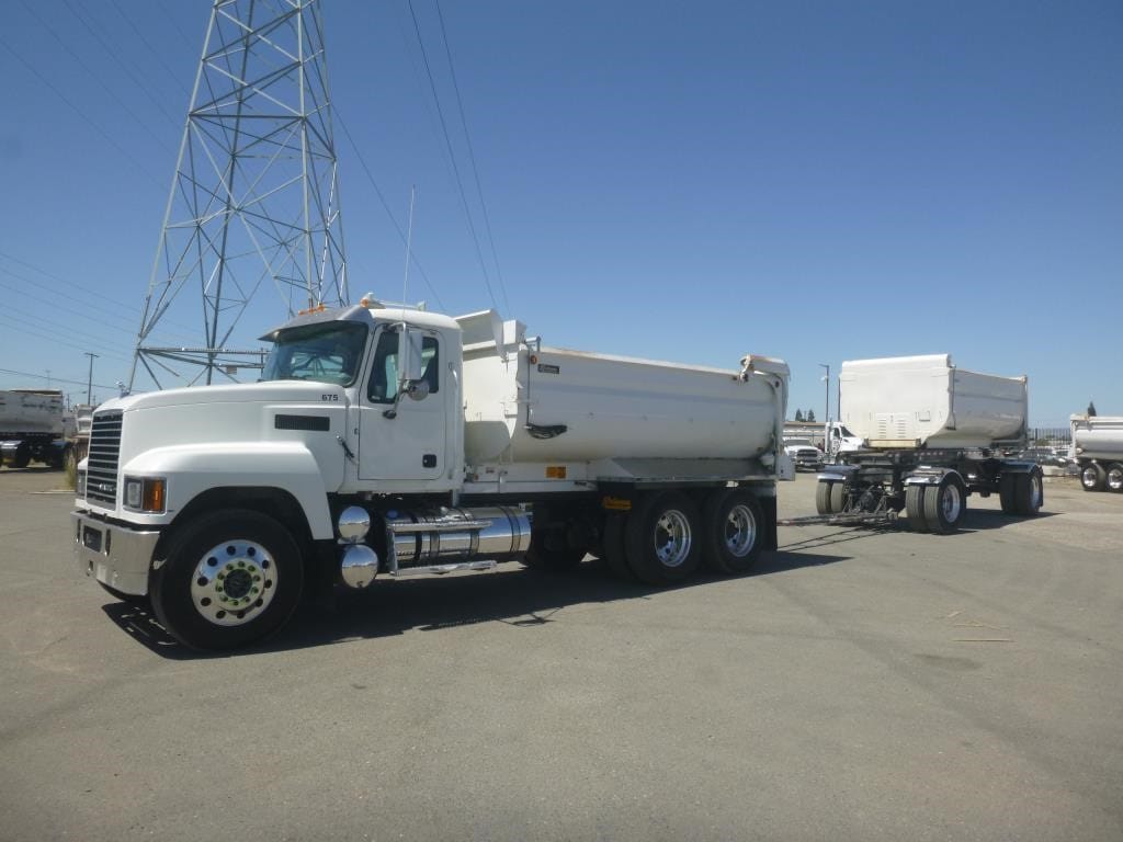 2019 Mack Pinnacle Equipment Image0