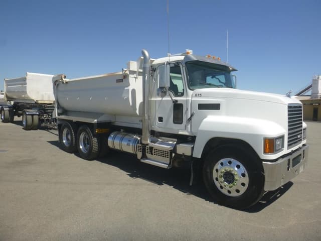 Image of Mack Pinnacle equipment image 2