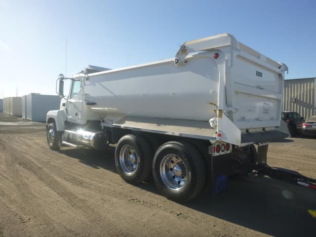 Image of Mack Pinnacle equipment image 4