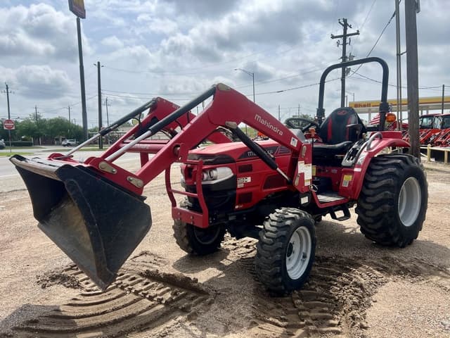 Image of Mahindra 1626 equipment image 1