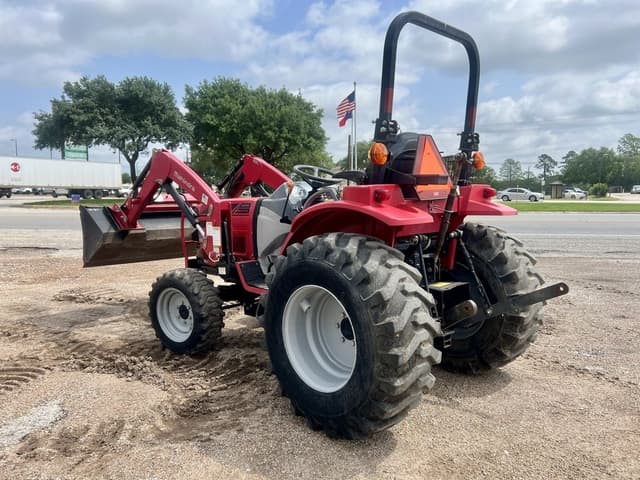 Image of Mahindra 1626 equipment image 3