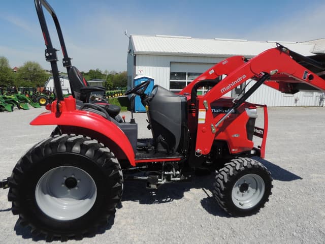 Image of Mahindra 1635 HST equipment image 4