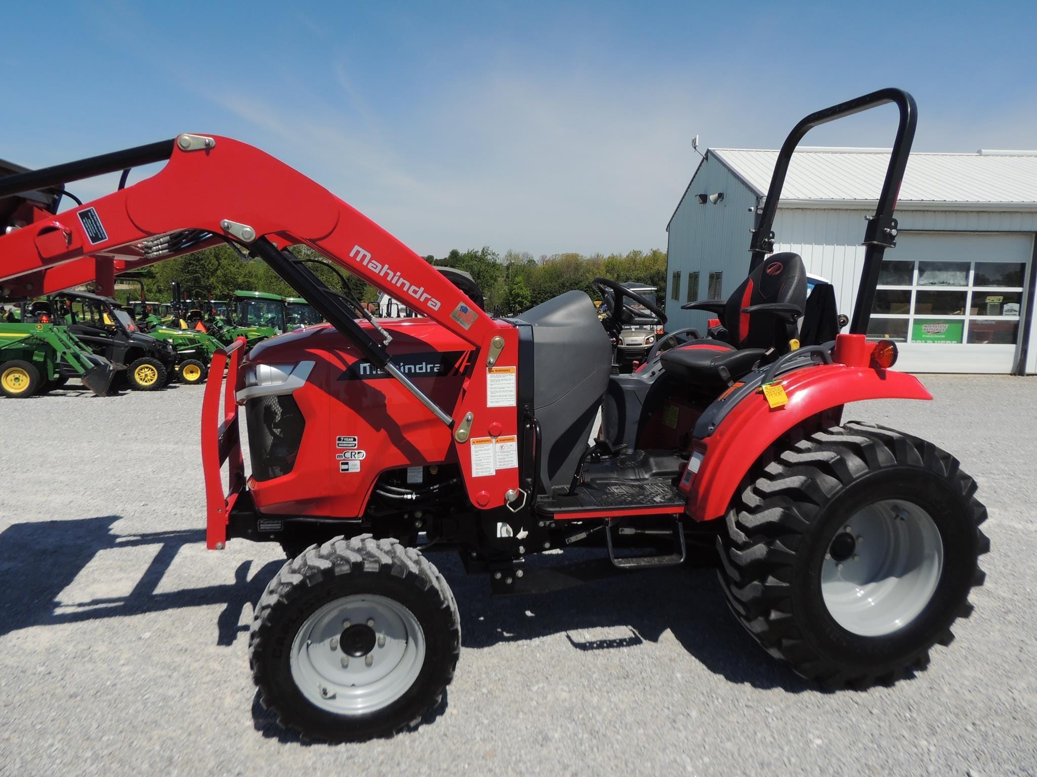 2019 Mahindra 1635 HST Equipment Image0
