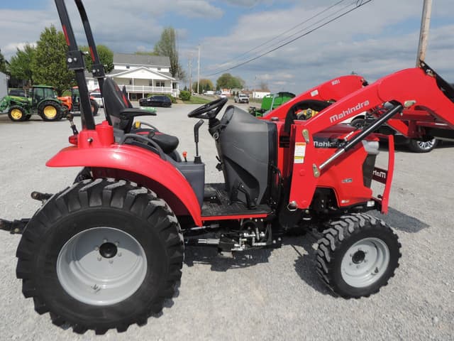 Image of Mahindra 1635 HST equipment image 3