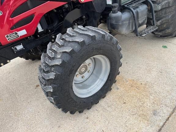 Image of Mahindra 2655 equipment image 3