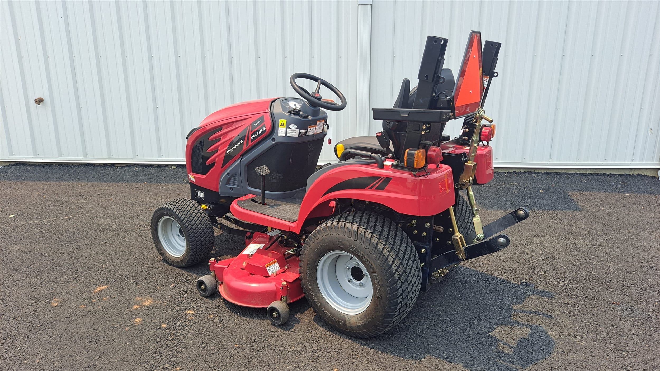 Main image Mahindra eMax 20S