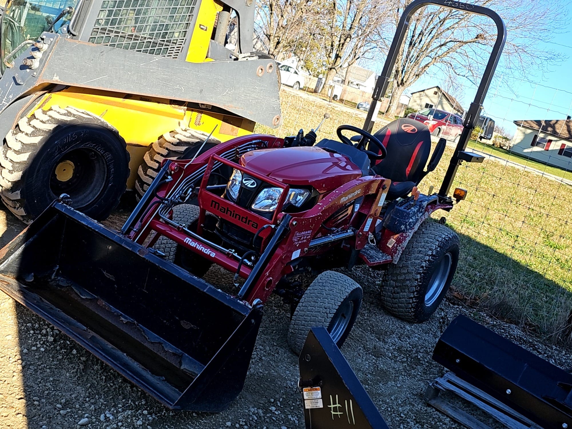 Main image Mahindra EMax 22L
