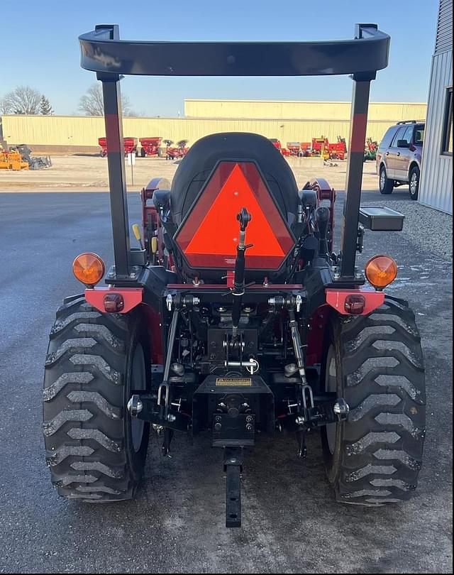 Image of Mahindra Max 26XLT HST equipment image 3