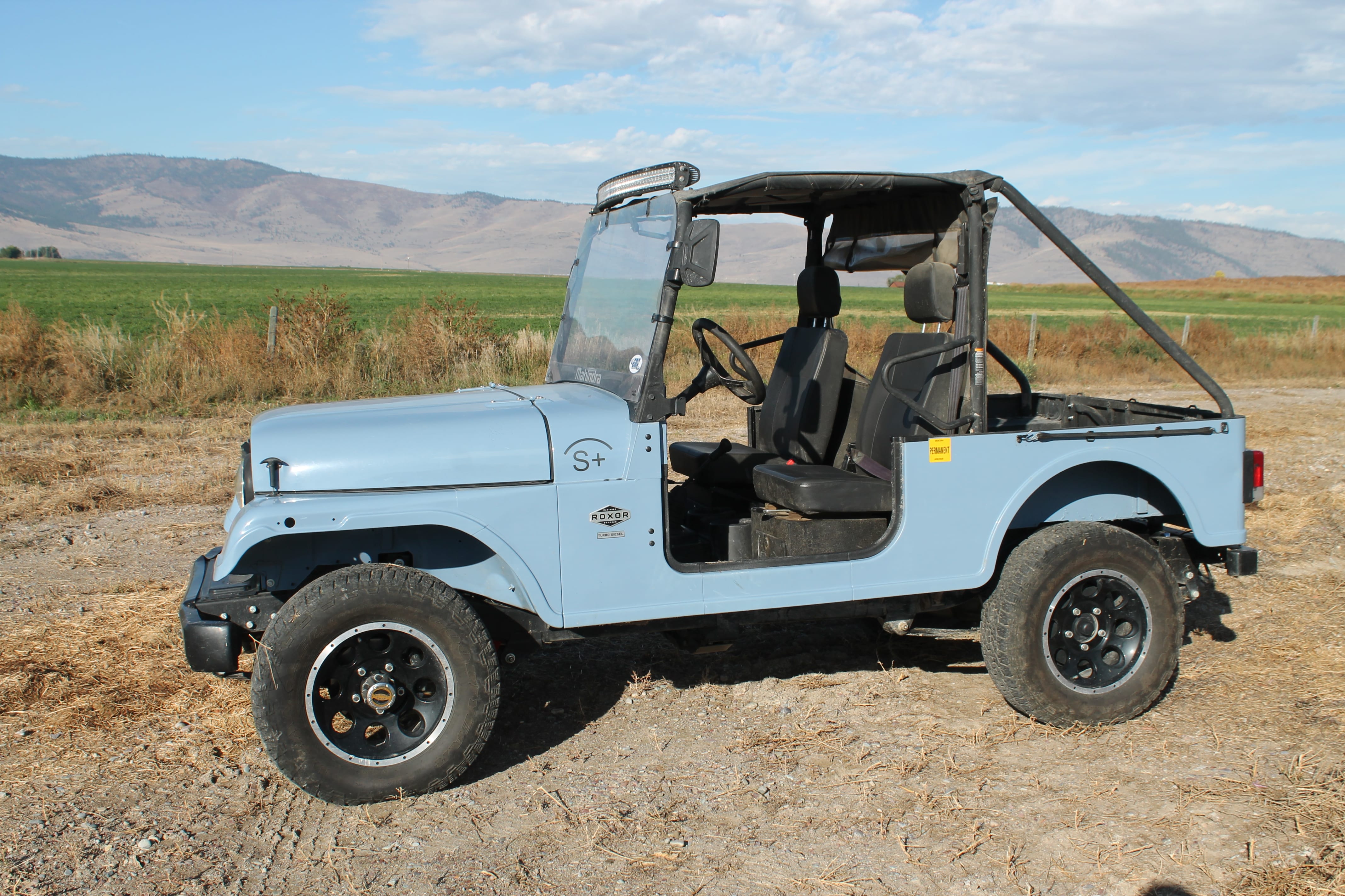 Main image Mahindra Roxor
