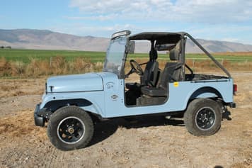 Main image Mahindra Roxor
