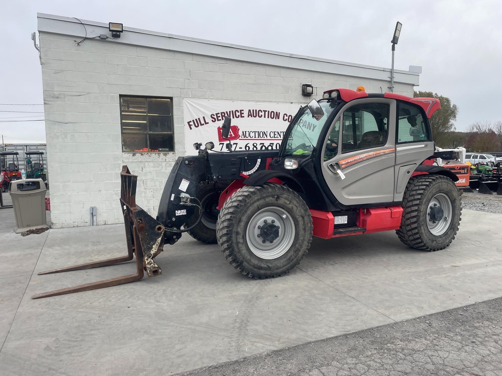 2019 Manitou MLT840-145PS Equipment Image0