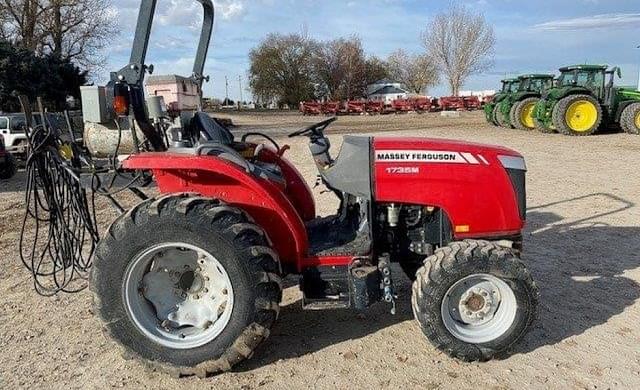 Image of Massey Ferguson 1735M equipment image 3