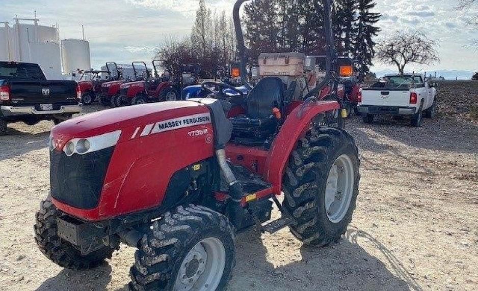 Image of Massey Ferguson 1735M Primary image