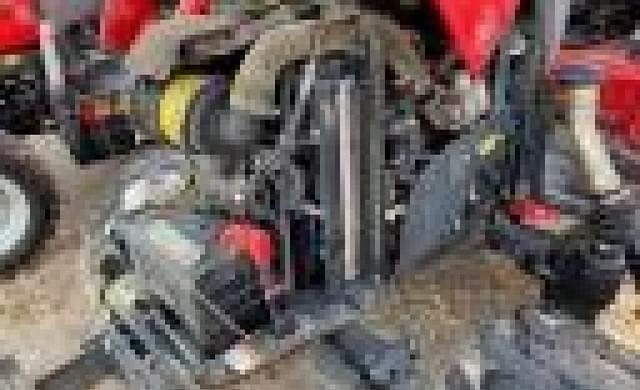 Image of Massey Ferguson 1735M equipment image 4