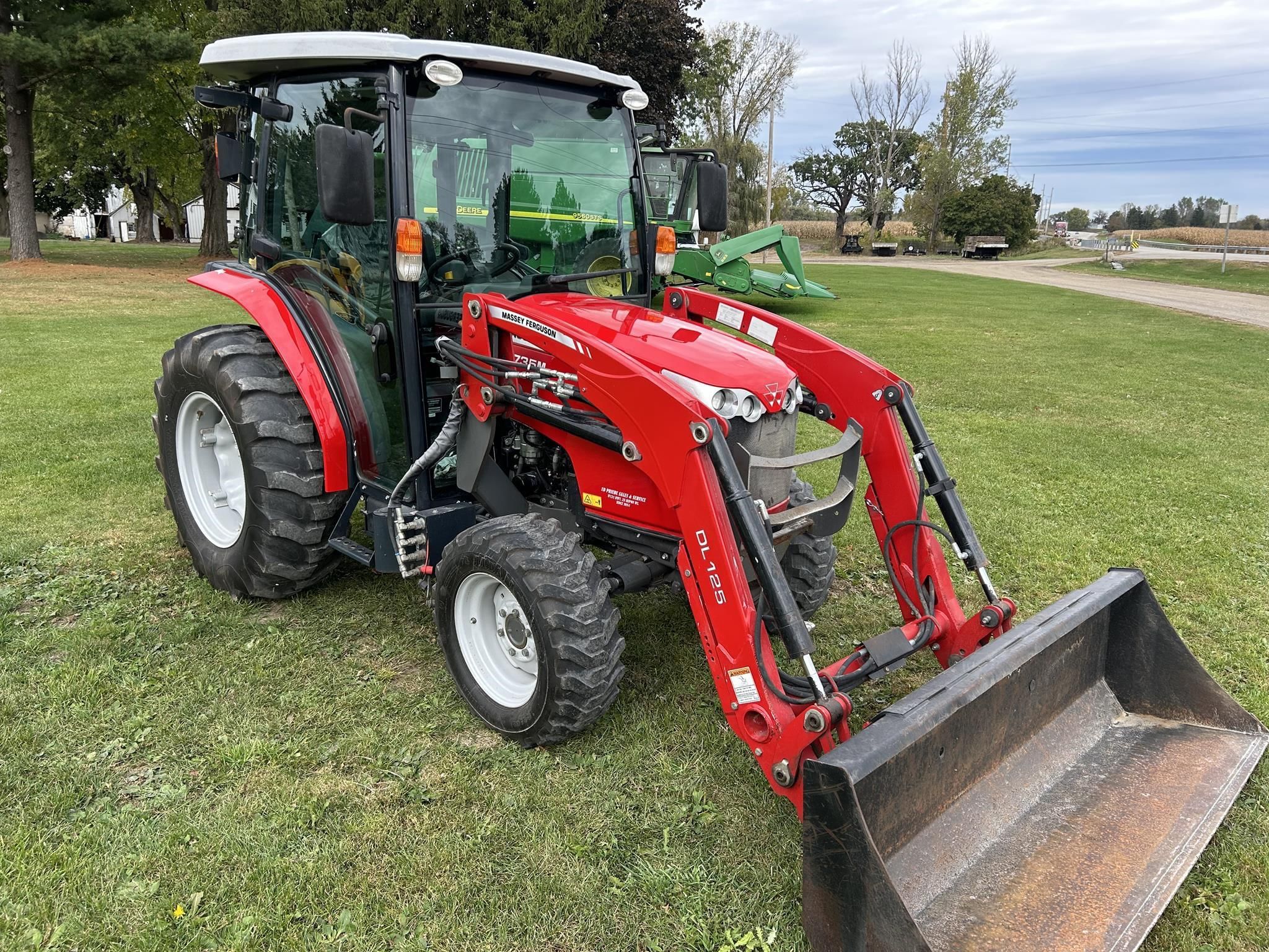 2019 Massey Ferguson 1735M Equipment Image0