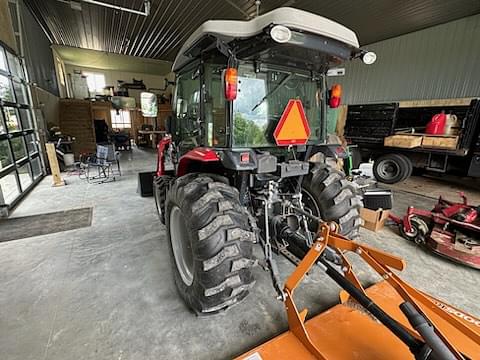 Image of Massey Ferguson 1740M equipment image 1