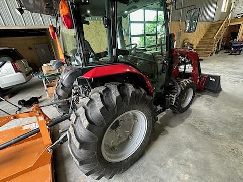 Image of Massey Ferguson 1740M equipment image 2