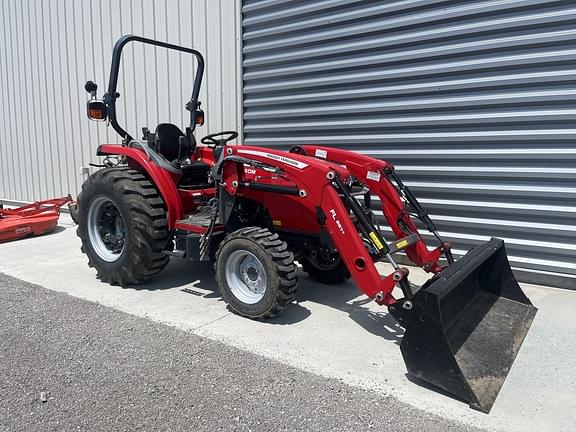 Image of Massey Ferguson 1740M equipment image 2