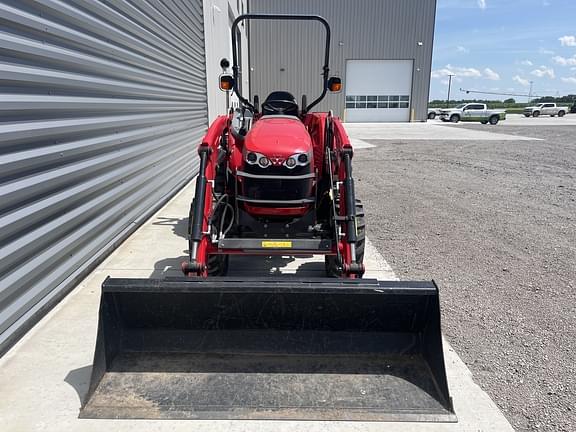 Image of Massey Ferguson 1740M equipment image 1