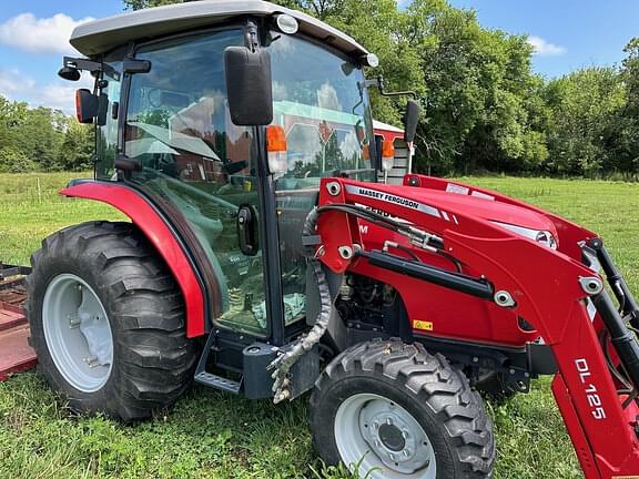 Image of Massey Ferguson 1740M equipment image 3