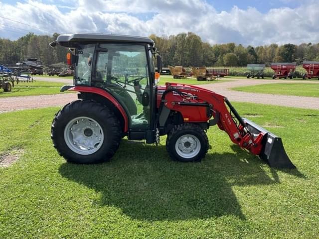 Image of Massey Ferguson 1740M equipment image 3