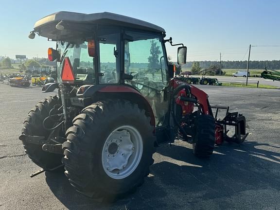 Image of Massey Ferguson 1760M equipment image 4