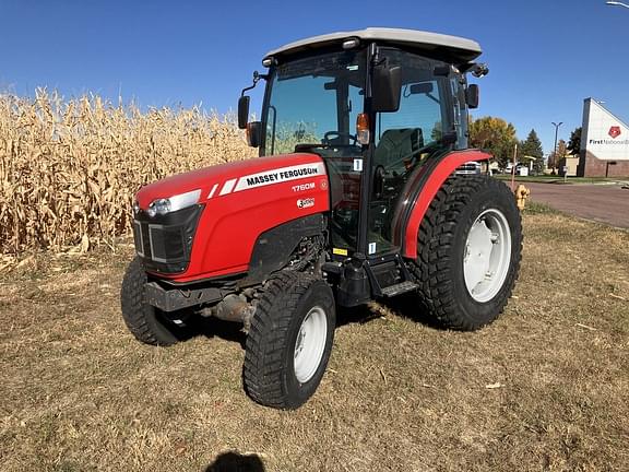 Image of Massey Ferguson 1760M equipment image 4