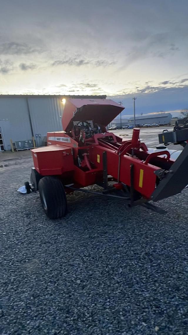 Image of Massey Ferguson 1840 equipment image 3