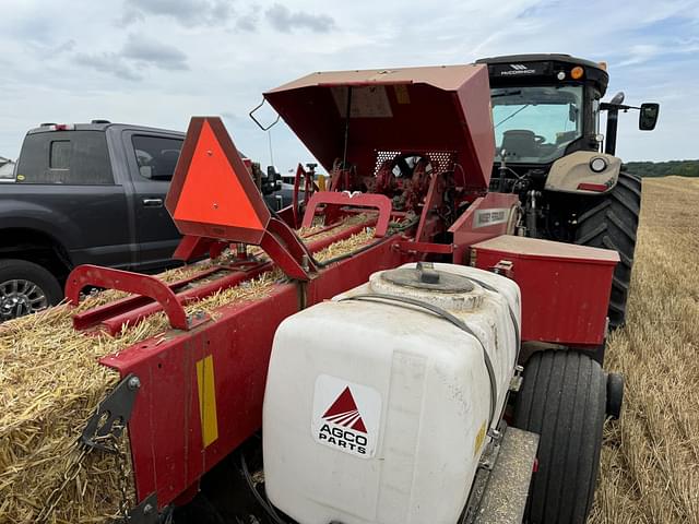 Image of Massey Ferguson 1840 equipment image 2