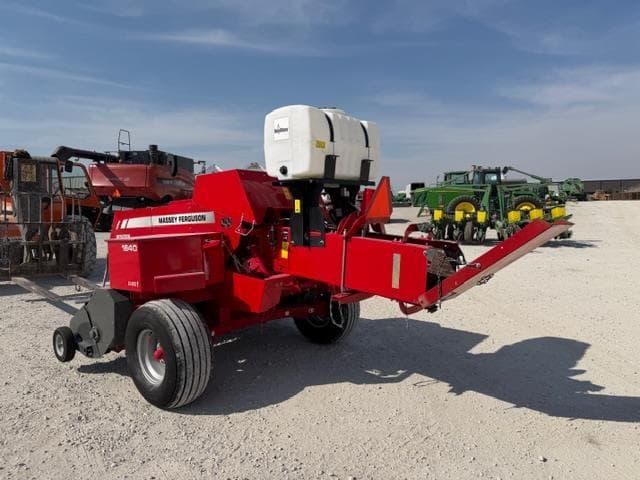 Image of Massey Ferguson 1840 equipment image 2