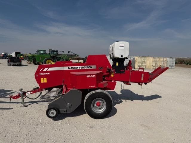 Image of Massey Ferguson 1840 equipment image 1