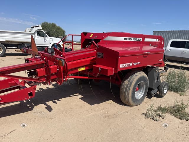 Image of Massey Ferguson 1844S equipment image 3