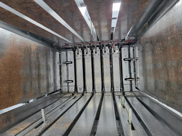 Image of Massey Ferguson 2270 equipment image 4