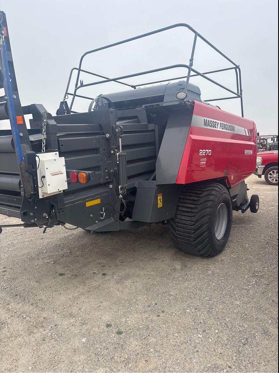 Image of Massey Ferguson 2270 Image 1
