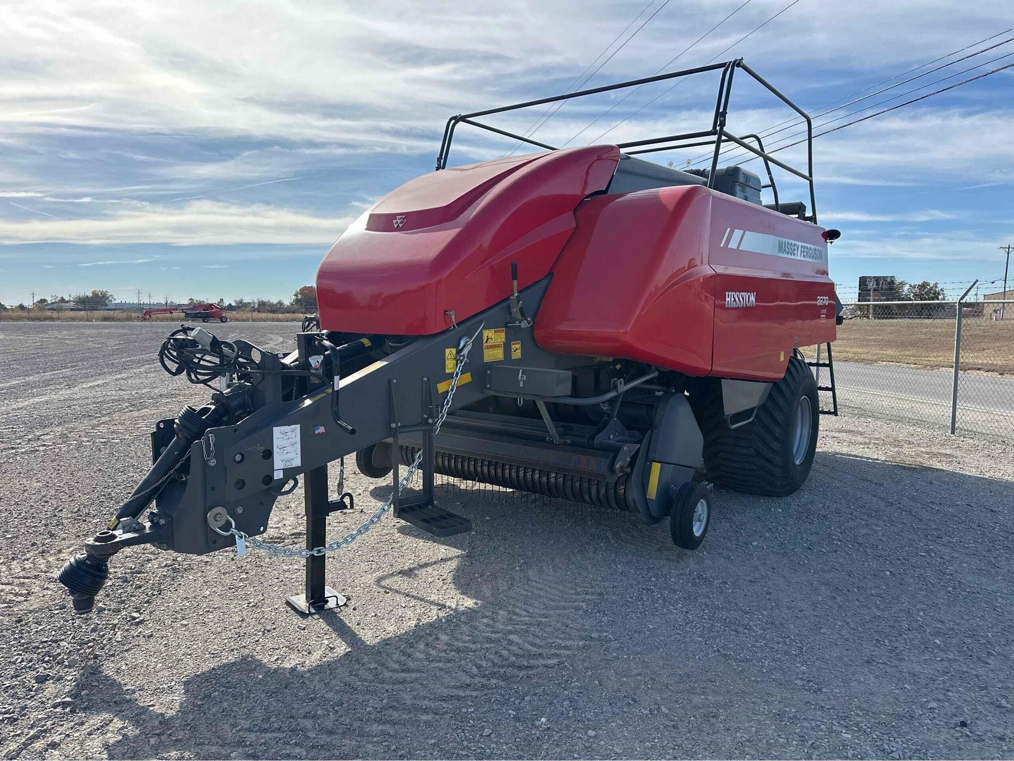 2019 Massey Ferguson 2270 Equipment Image0