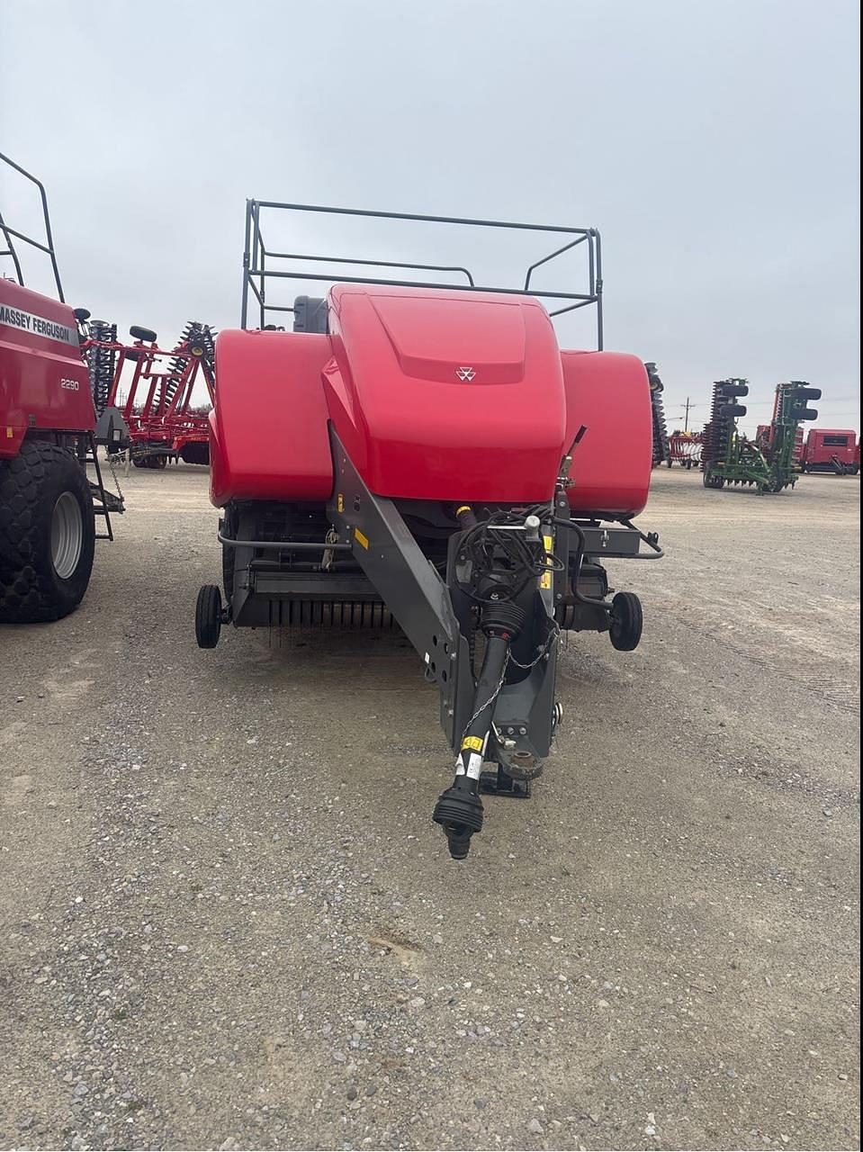 Image of Massey Ferguson 2270 Image 0