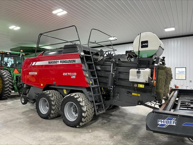 Image of Massey Ferguson 2270XD equipment image 3