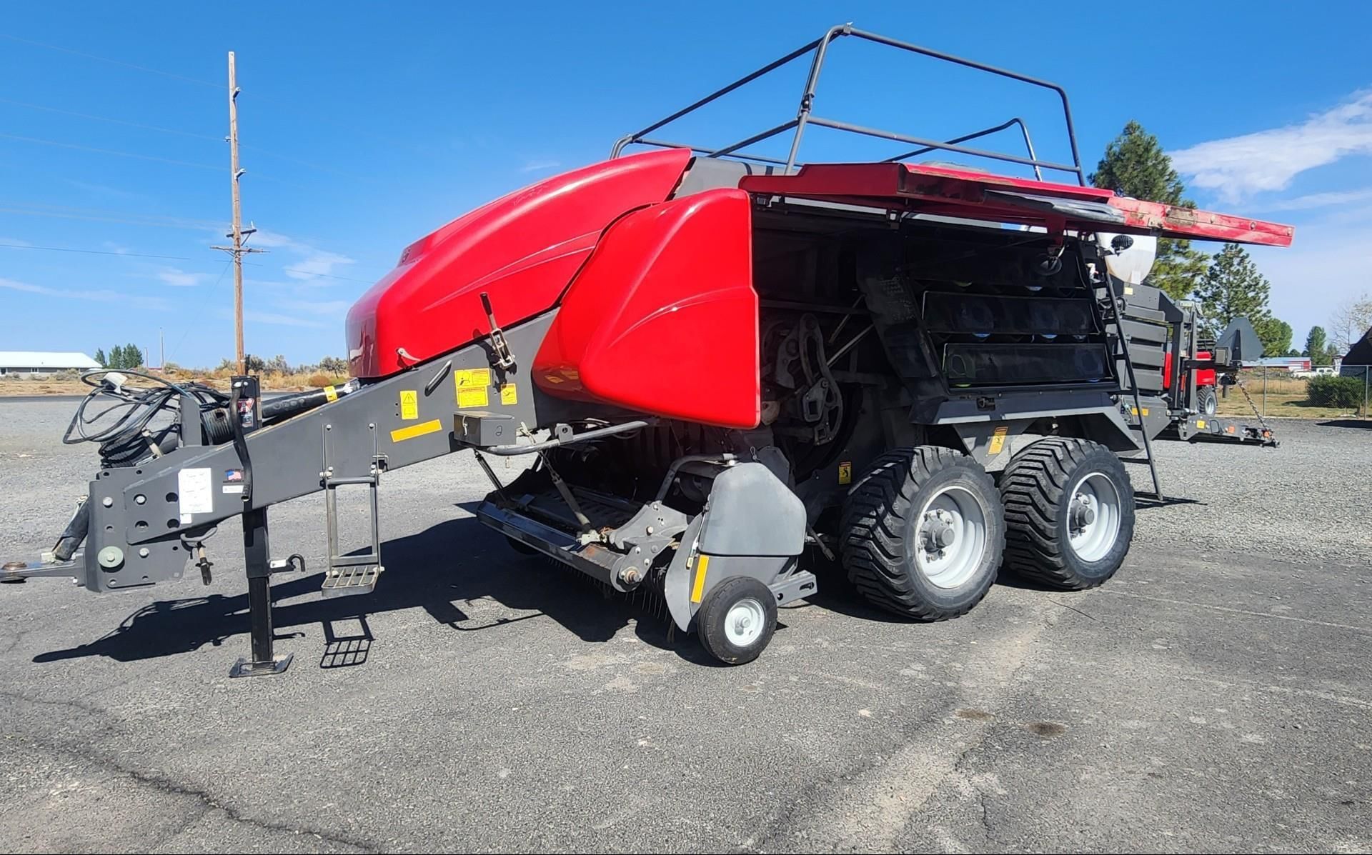 2019 Massey Ferguson 2270XD Equipment Image0