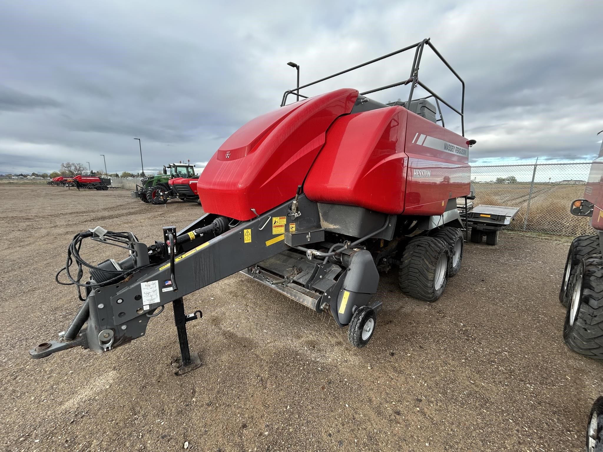 2019 Massey Ferguson 2290 Equipment Image0