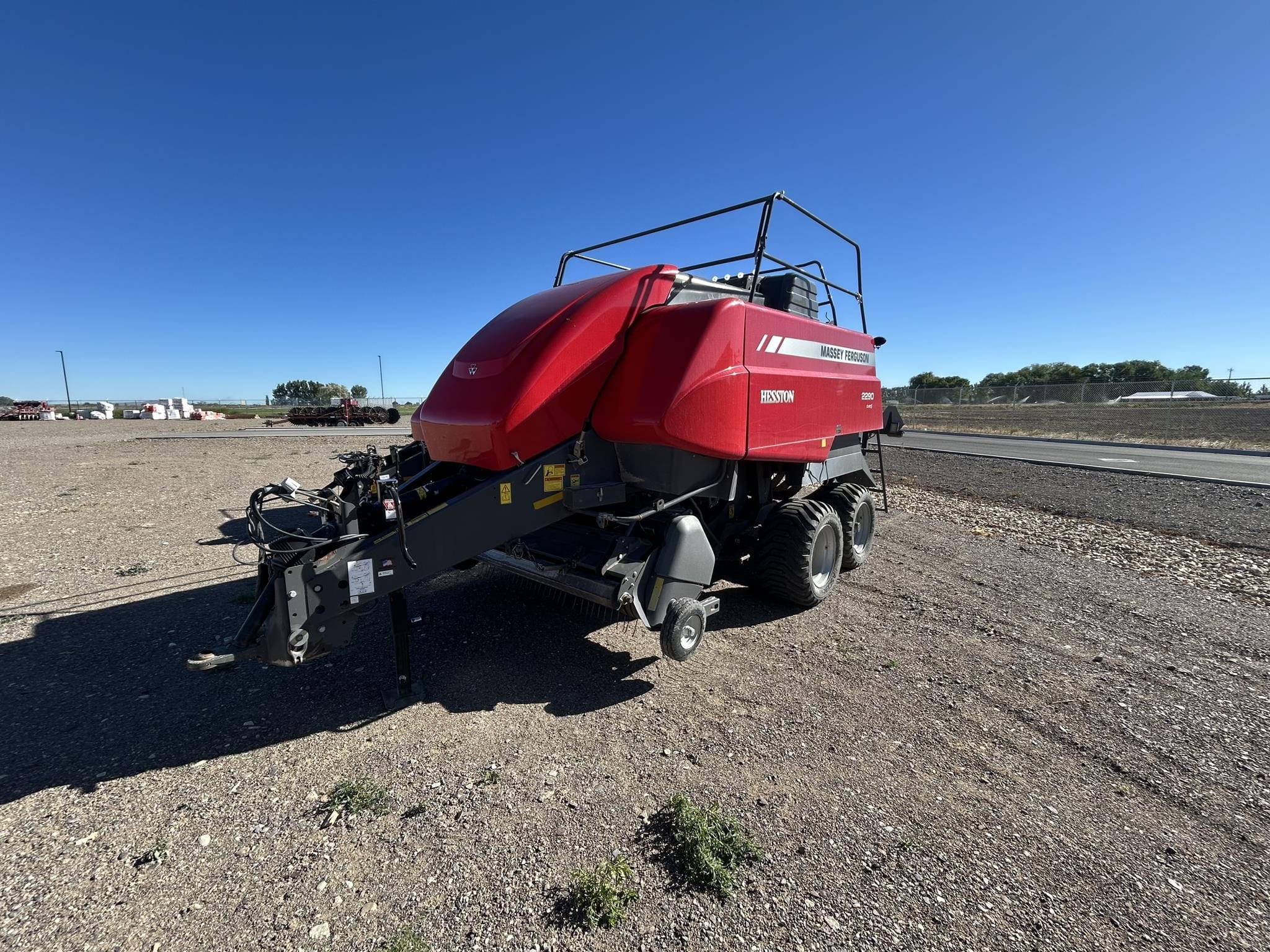 2019 Massey Ferguson 2290 Equipment Image0