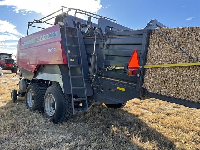 Image of Massey Ferguson Hesston 2290 equipment image 2