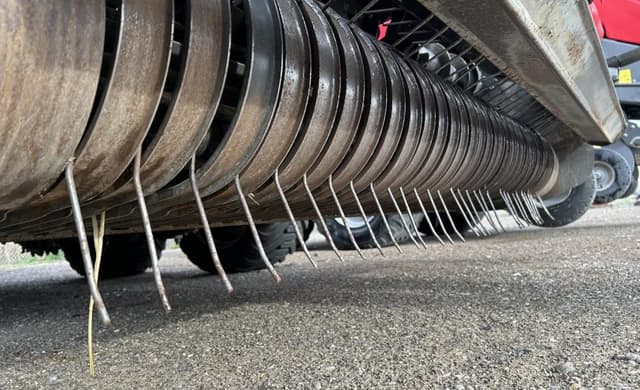 Image of Massey Ferguson 2290 equipment image 4