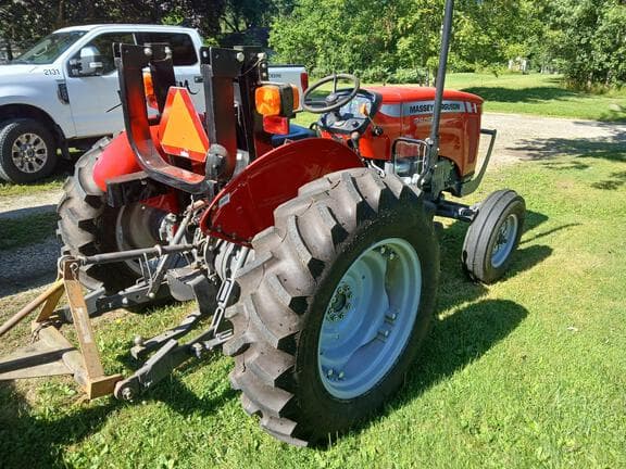 Image of Massey Ferguson 2605H equipment image 3