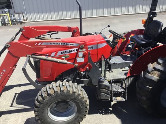 Image of Massey Ferguson 2607H equipment image 3
