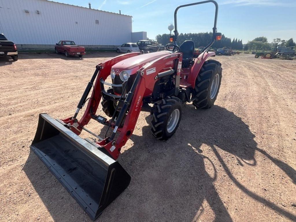 Image of Massey Ferguson 2705 Primary image