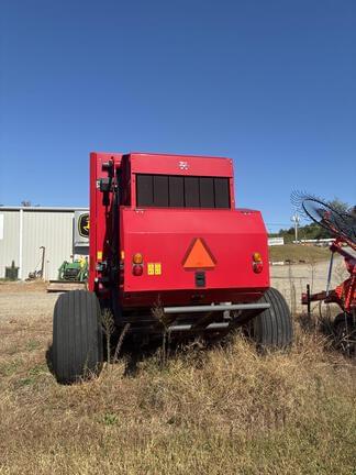Image of Massey Ferguson 2946 equipment image 3