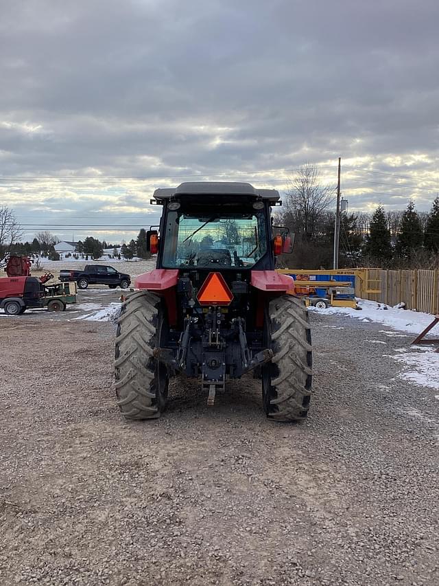 Image of Massey Ferguson 4607M equipment image 2