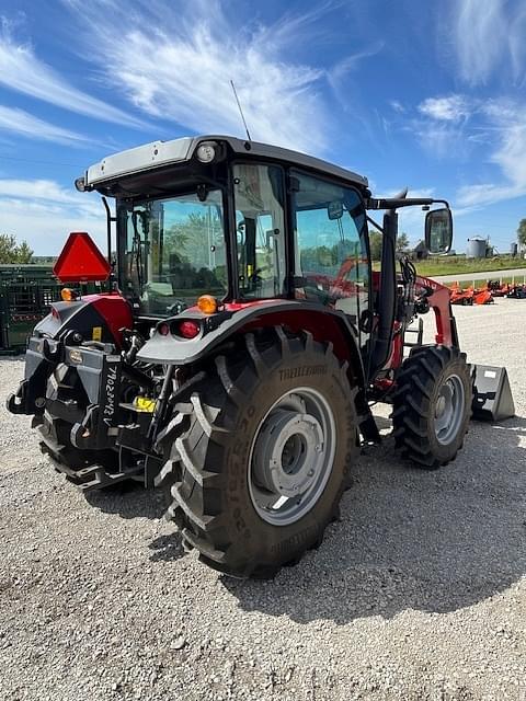 Image of Massey Ferguson 4707 equipment image 2