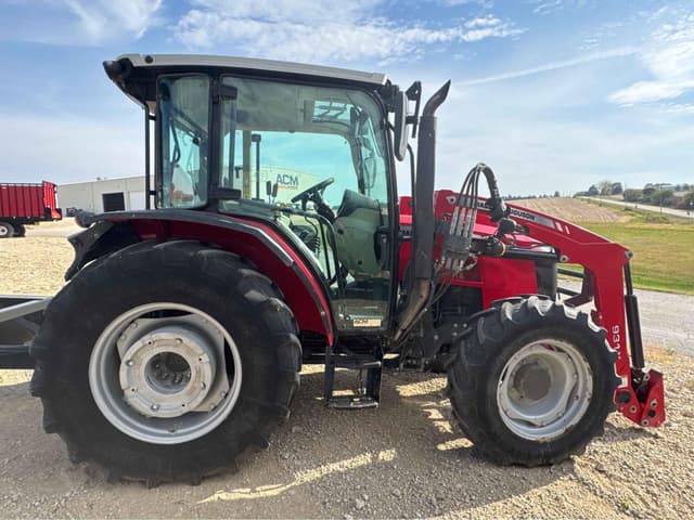 Image of Massey Ferguson 4707 equipment image 4
